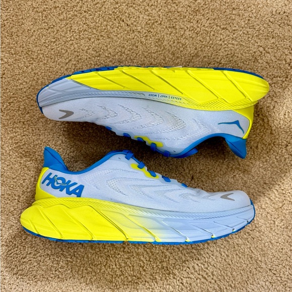 Hoka One One Arahi 6 (SAMPLE MODEL) -  Size 9 - Picture 2 of 4
